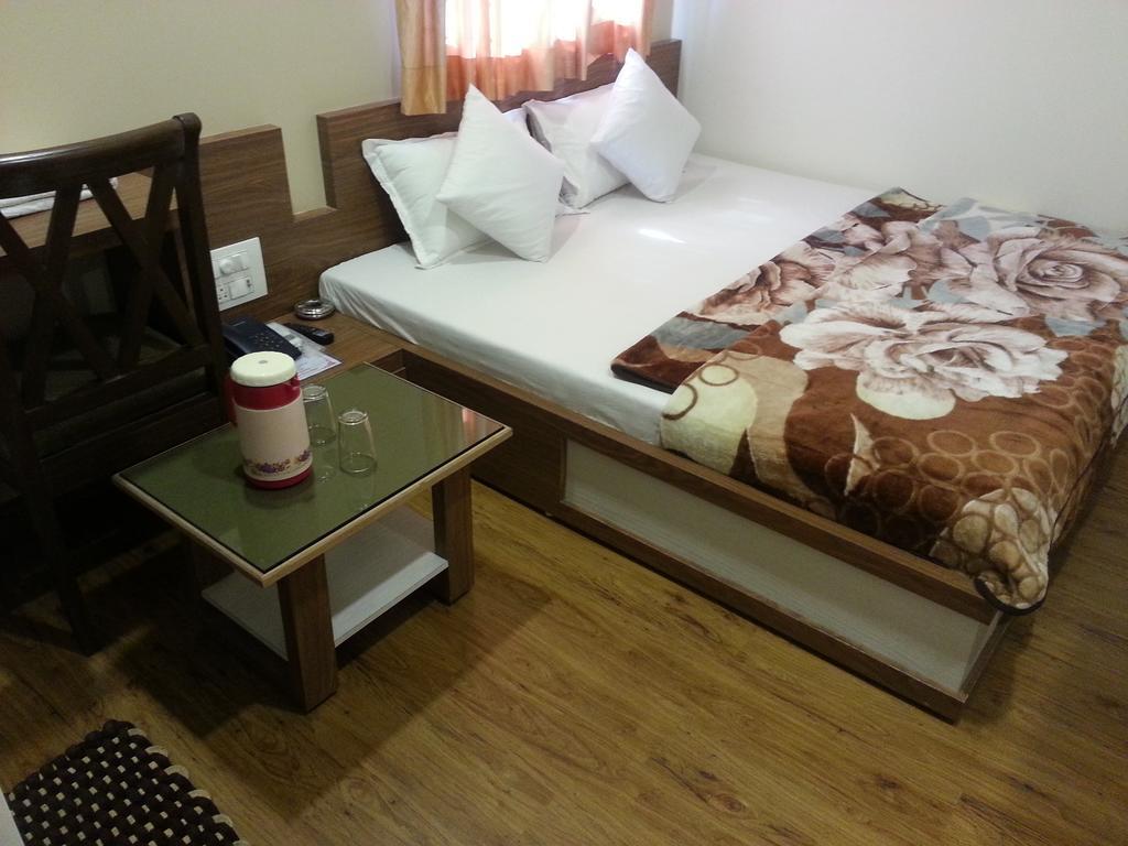 Hotel Oasis Mumbai Rom bilde